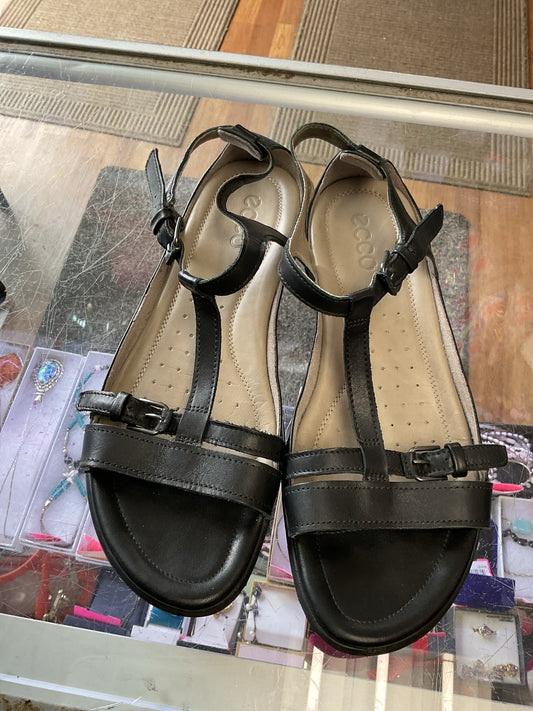 ecco 8 Black Sandals flat T strap leather