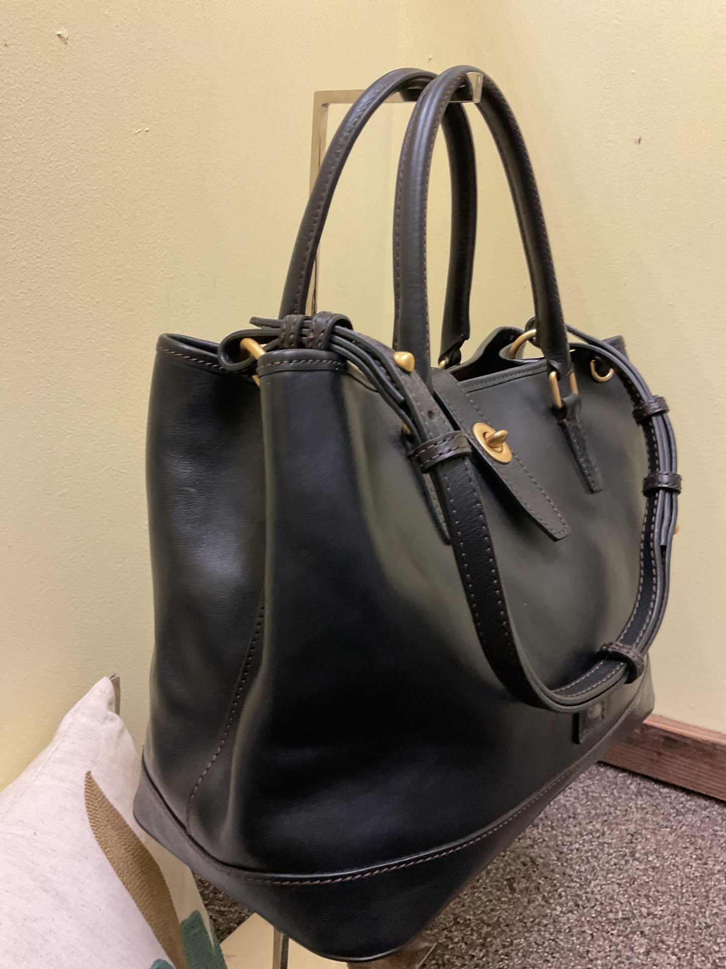 Dooney & Bourke Purse