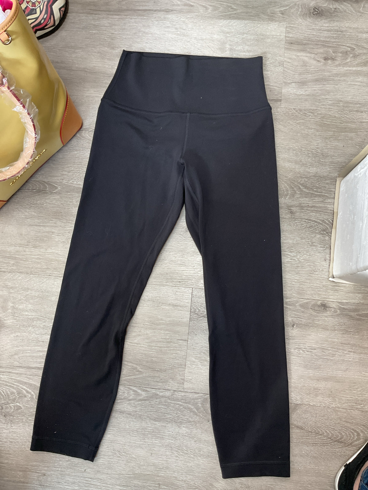 Lululemon Size 6 Black Shorts leggings