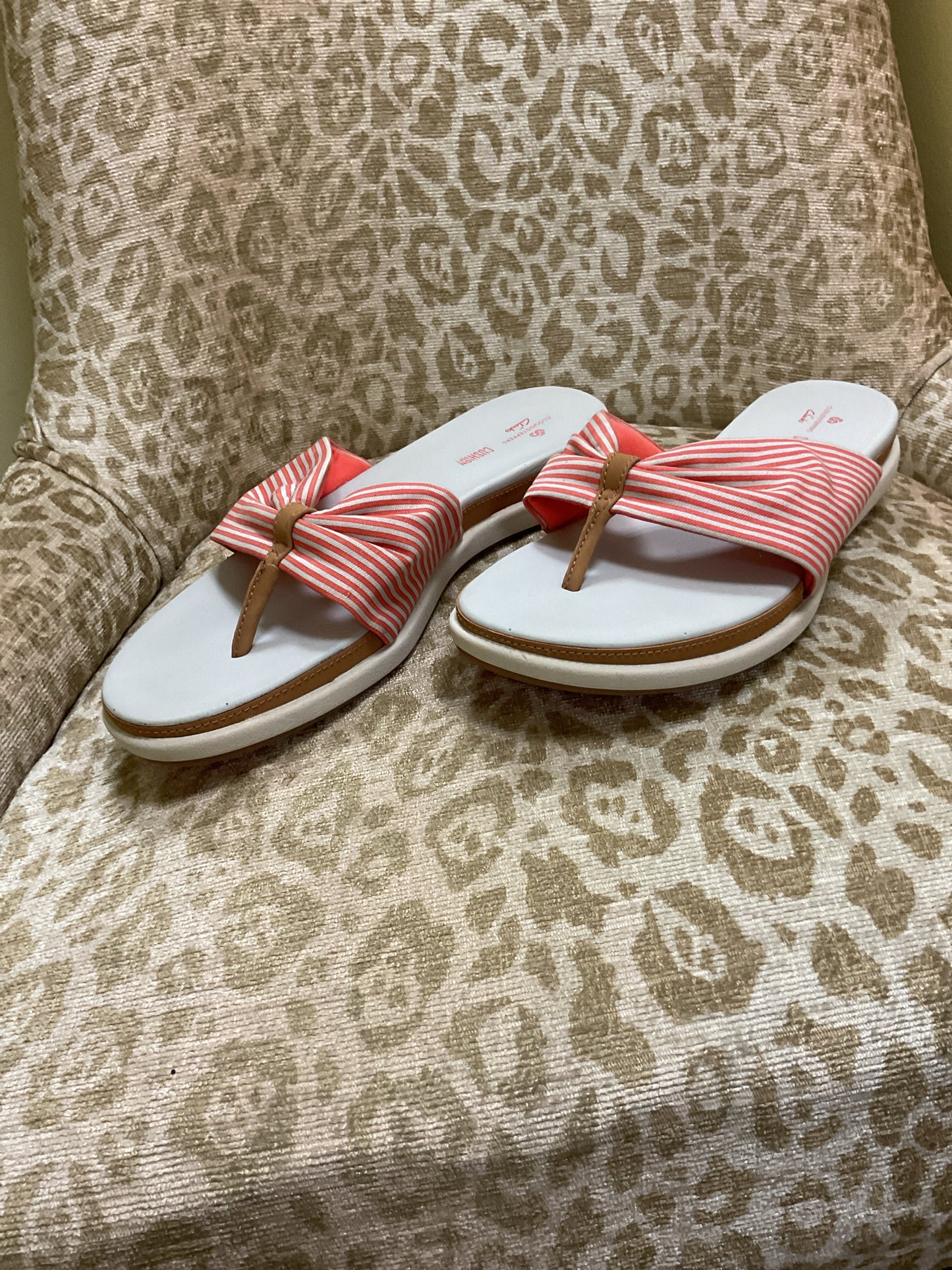Clarks 9 Coral Sandals