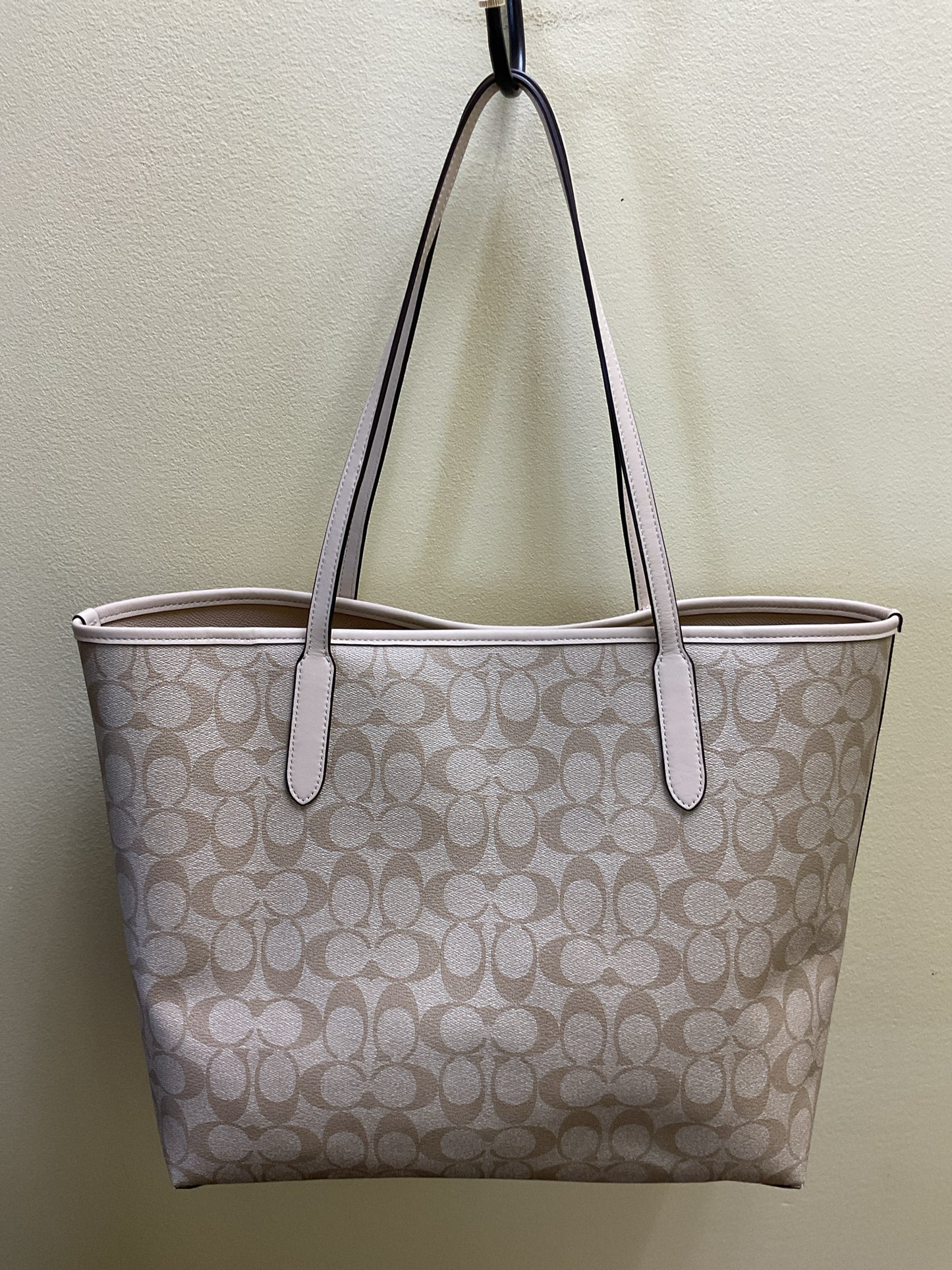 Purse CQ188 city tote beige signiture NWOT with dragon charm New Year