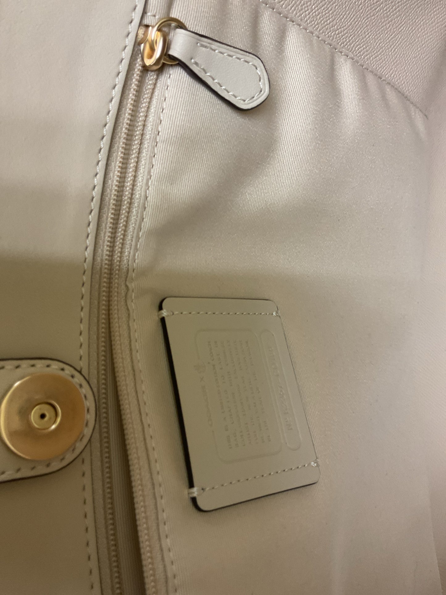 Purse CQ188 city tote beige signiture NWOT with dragon charm New Year