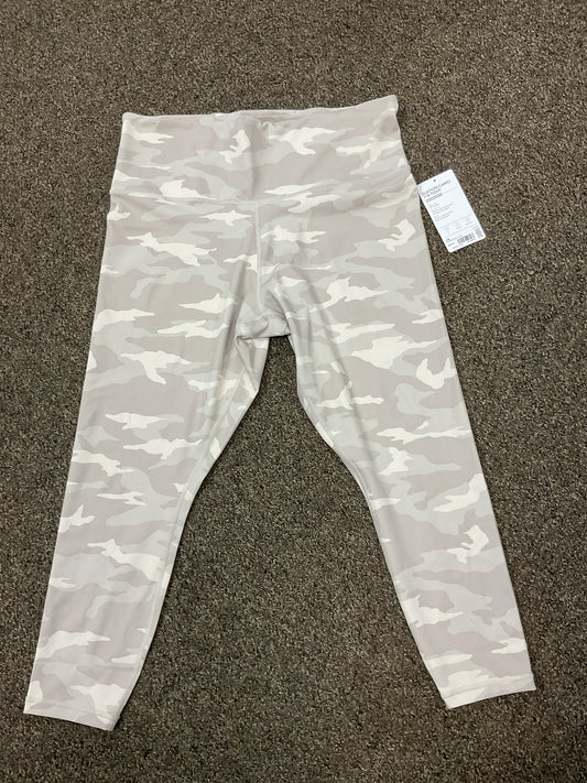 Athleta Size 1X Gray Pants Elation Camo 7/8" tight