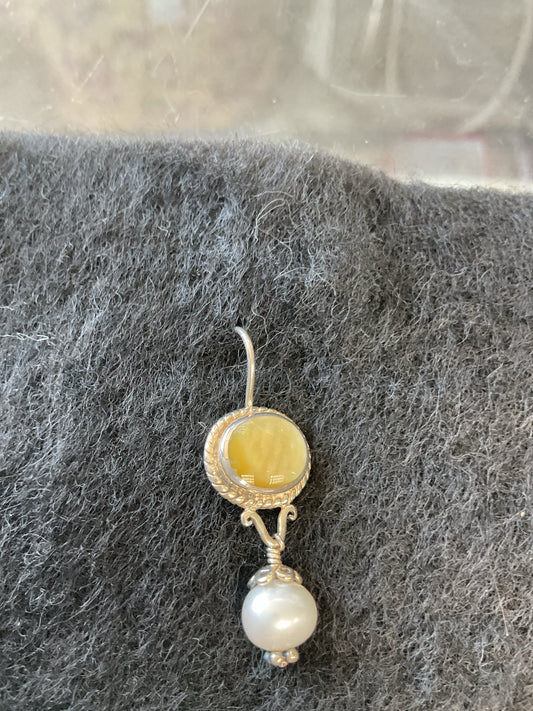 925 Sterling Earrings mother of pearl & freshwater dangle