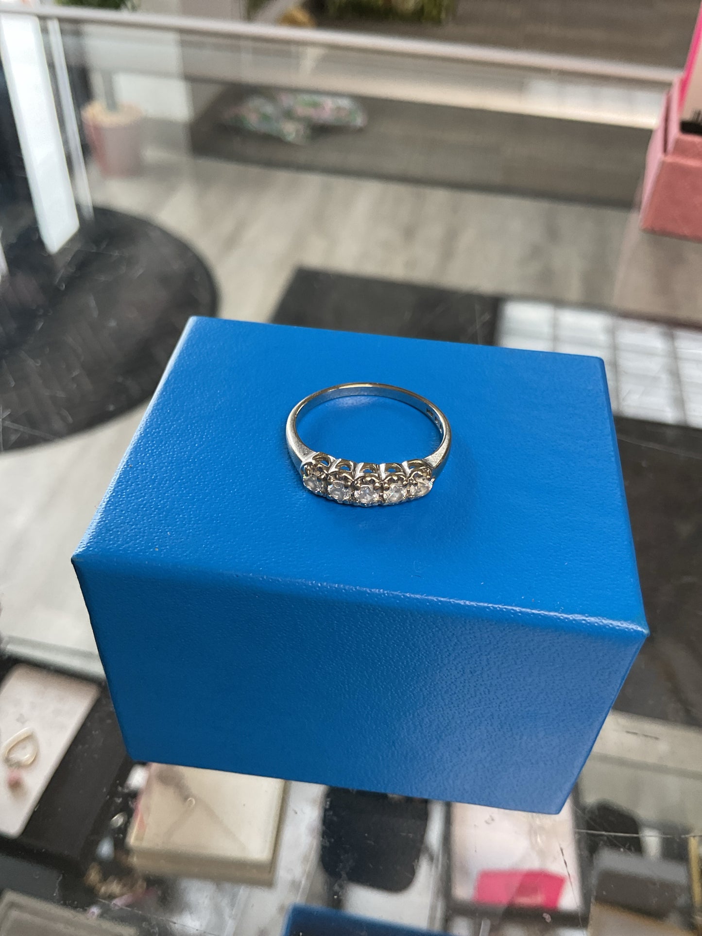 14K Ring white gold vintage cz inlaid band 2.3g