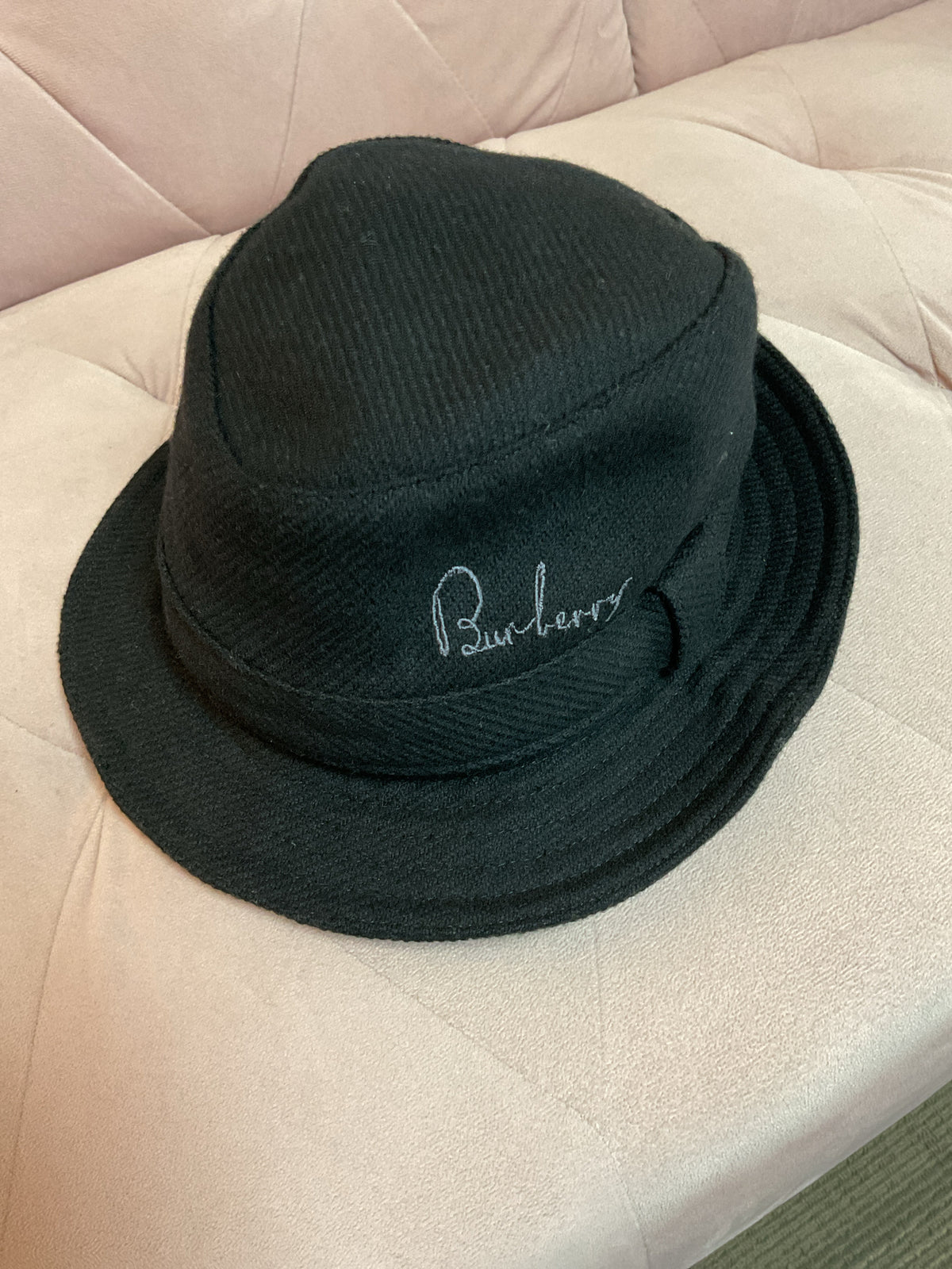 Burberry Size M Black Hat 100% woll ladies or unisex fedora