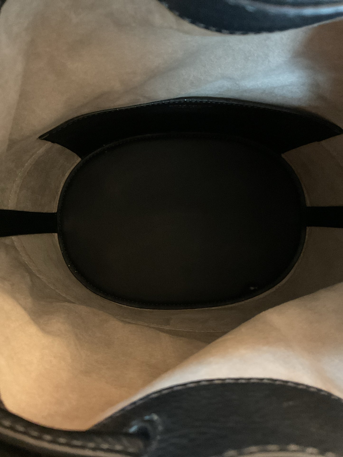 Kate Spade Purse Gramercy Spade Flower Medium bucket black and white