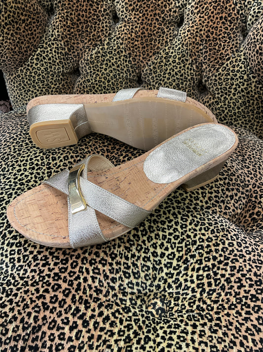 Stuart Weitzman 6 Gold Sandals