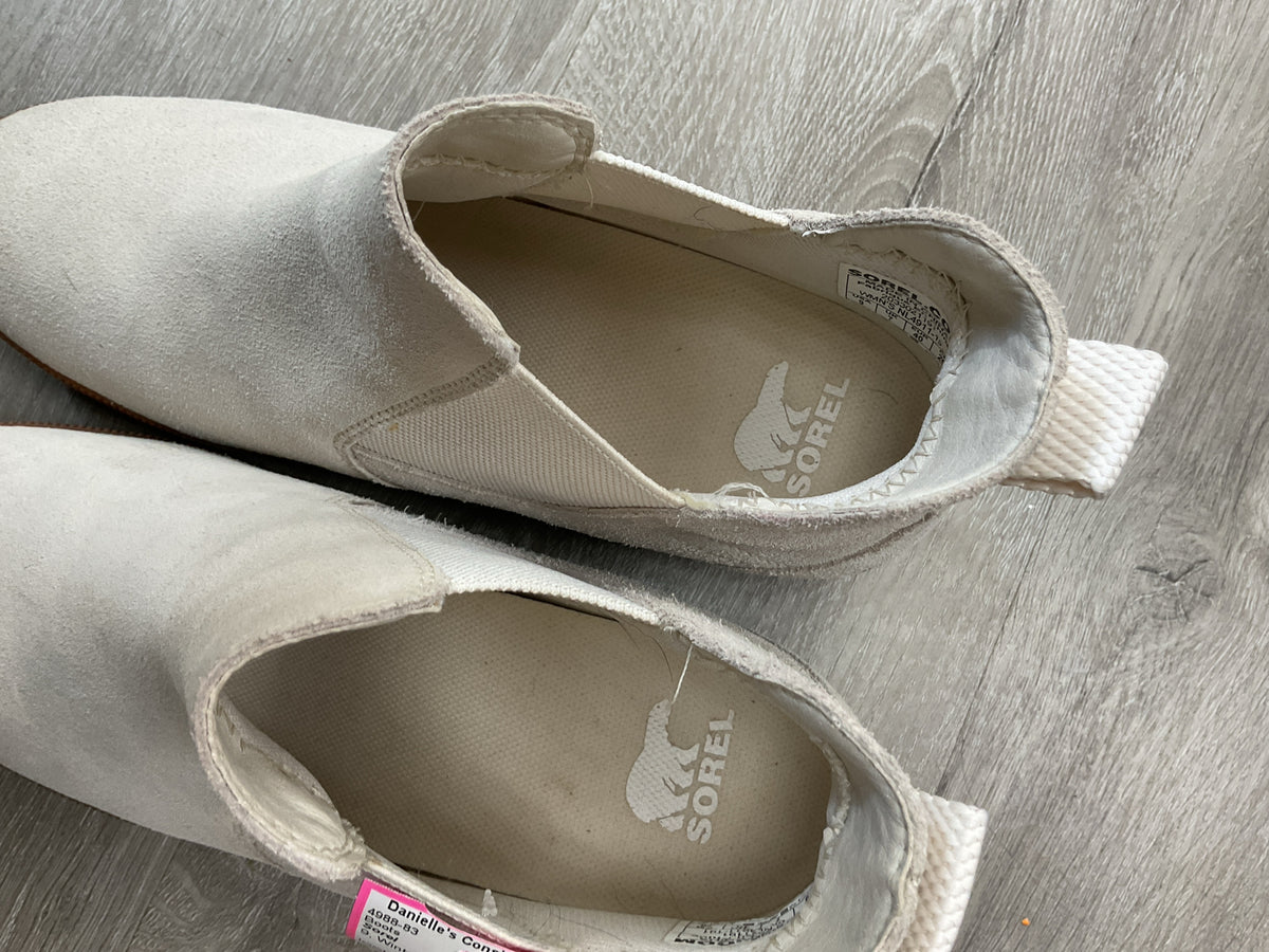 Sorel 9 Winter White Boots suede out n about slip on