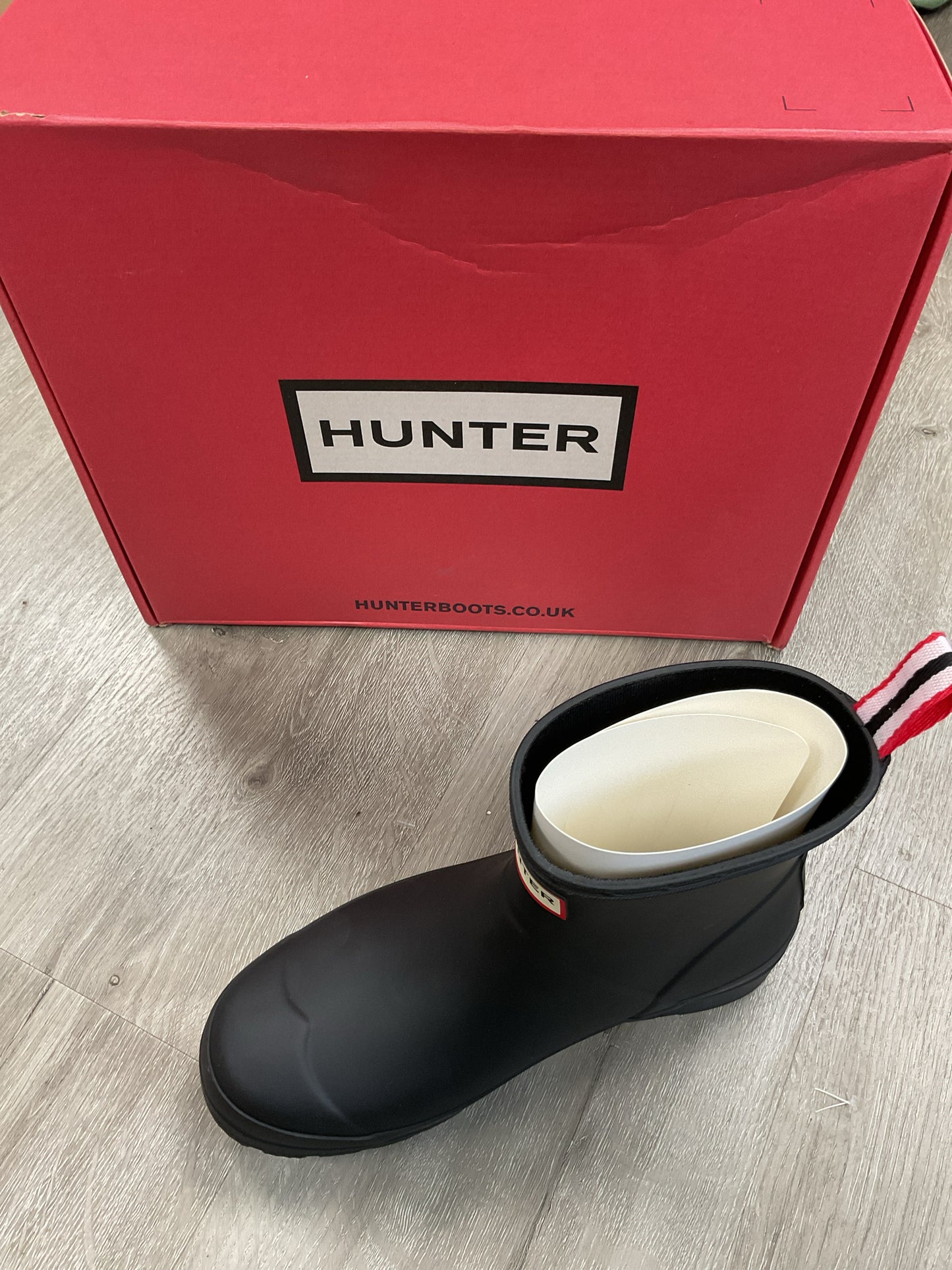 Hunter 6 Black Boots New in boc short