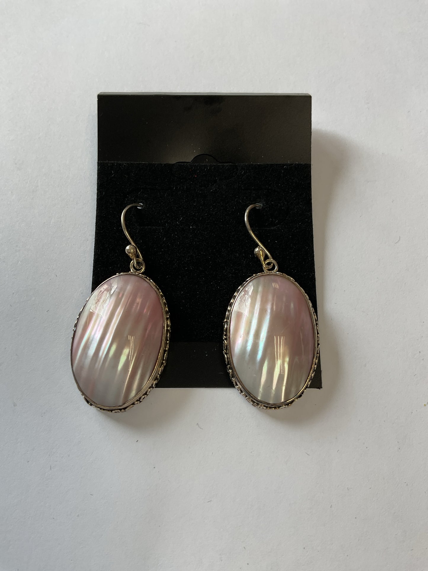 Sterling Silver Earrings oval with pink mother of pearl