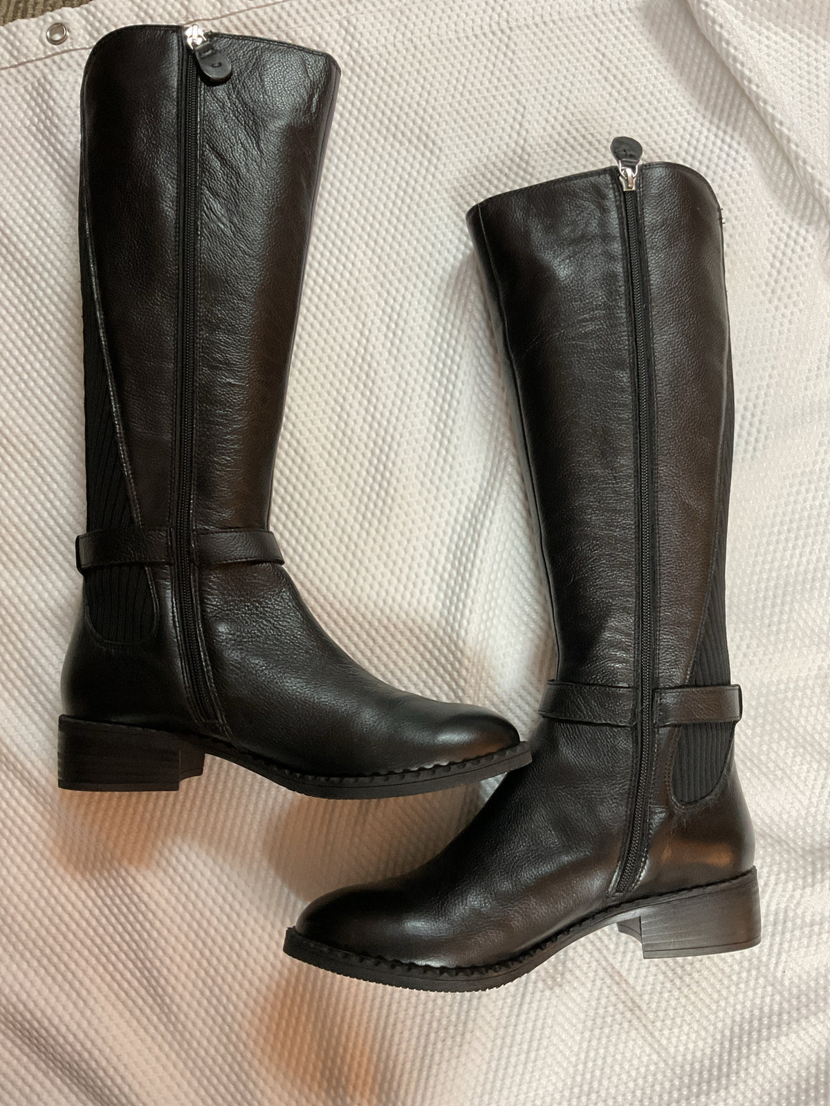 Gentle Souls 9 Black Boots Like new leather and fabric upper