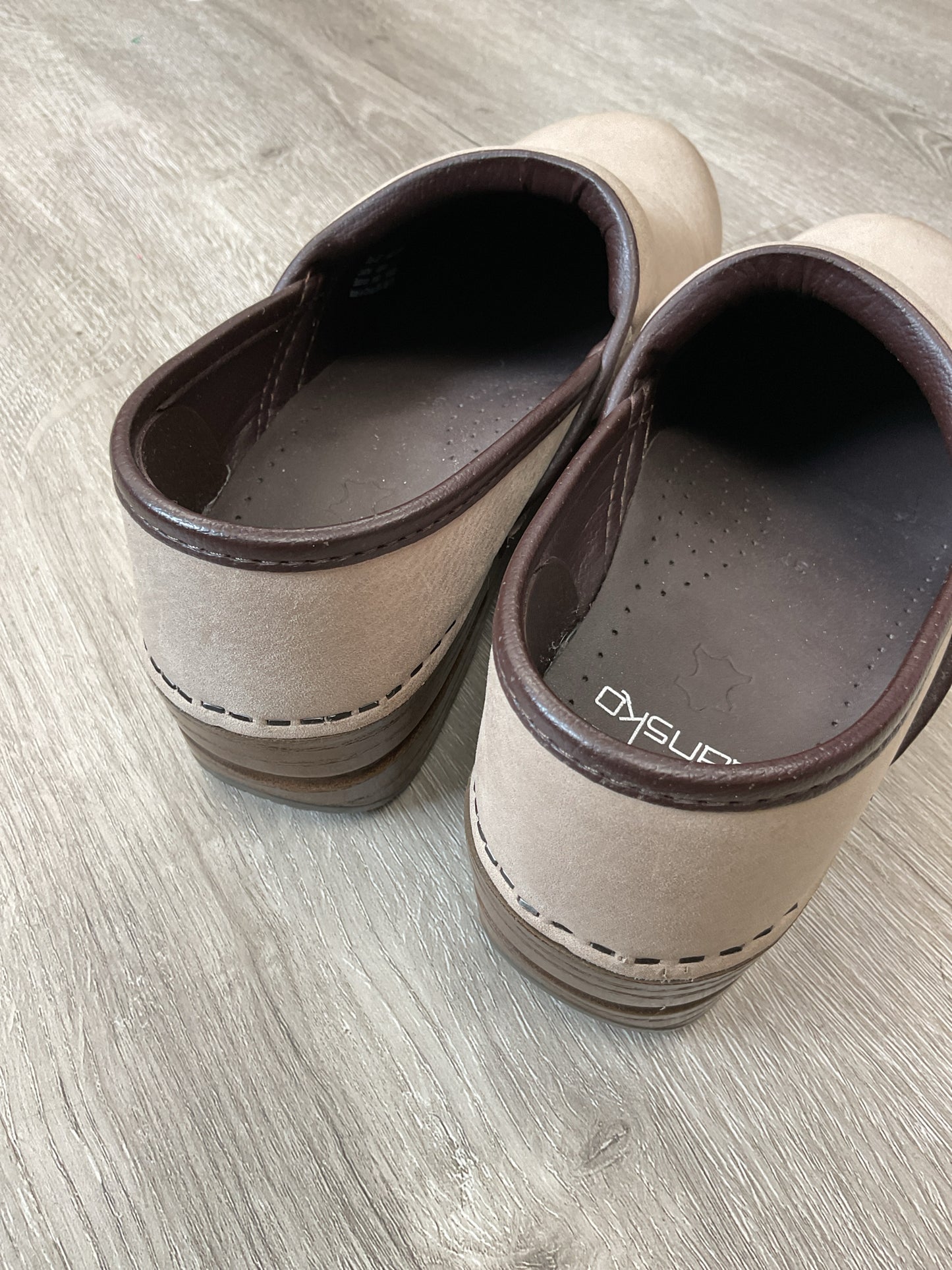 Dansko 6.5 Gray shoes worn once leather clogs