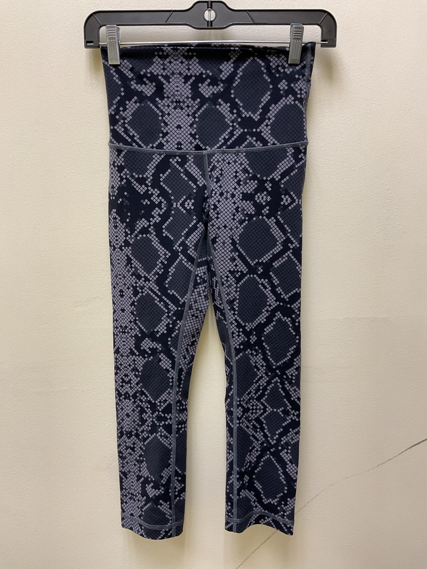 Lululemon Size 4 Gray Pants python calf length