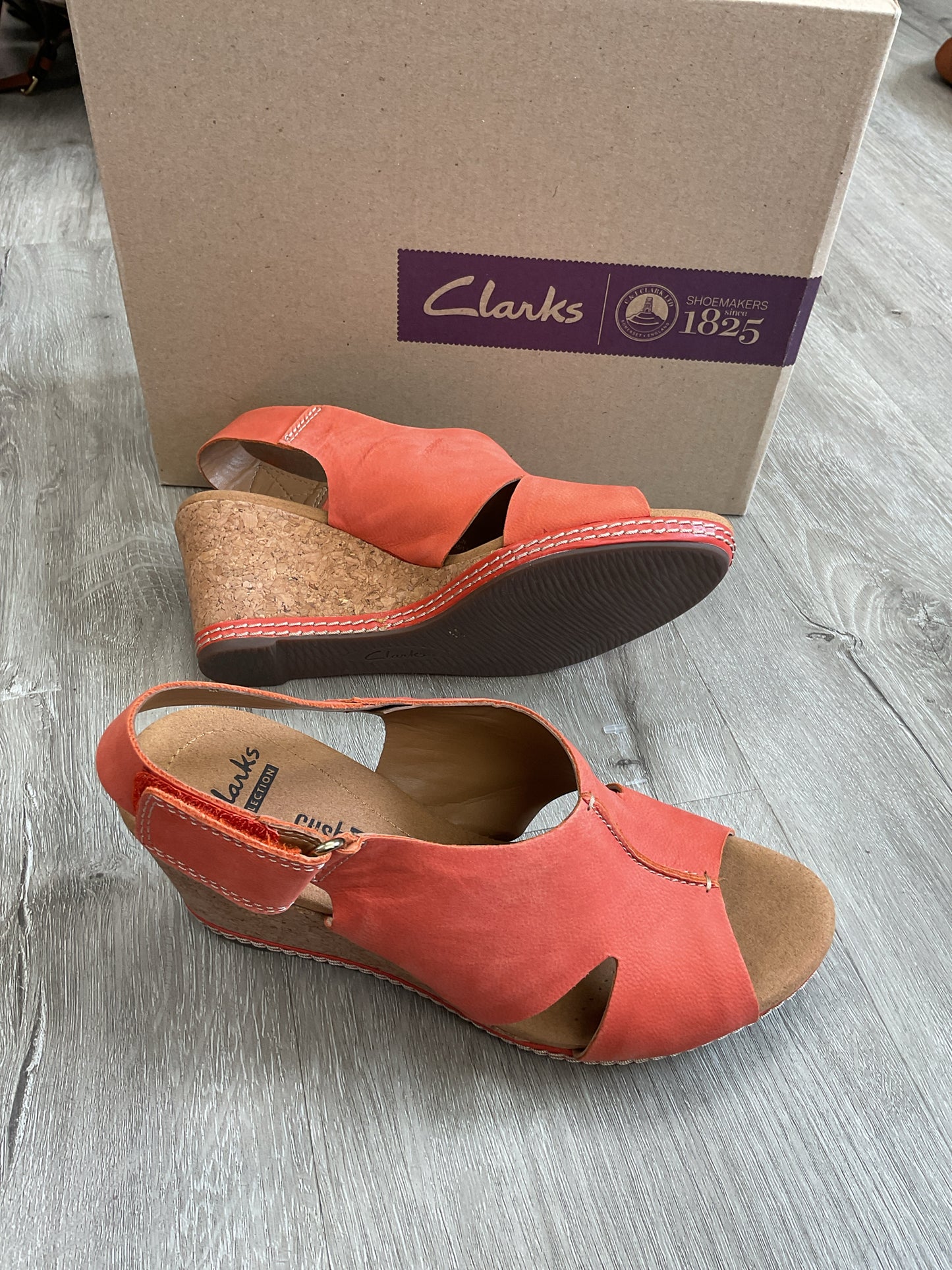 Clarks 6.5 Orange Sandals