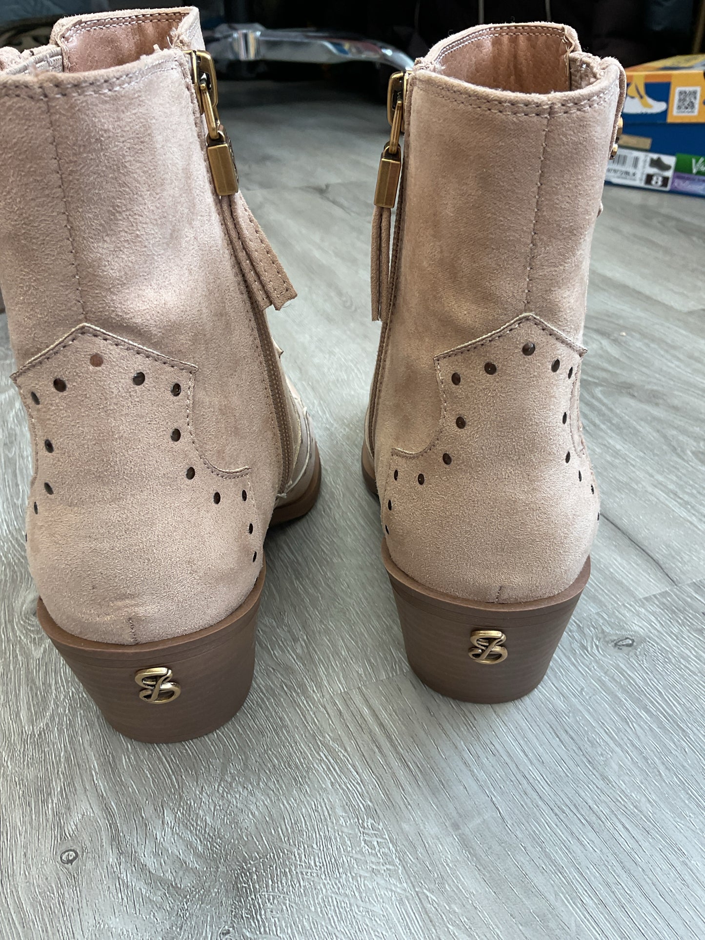 Sam & Libby 7 Tan Boots studded western boots