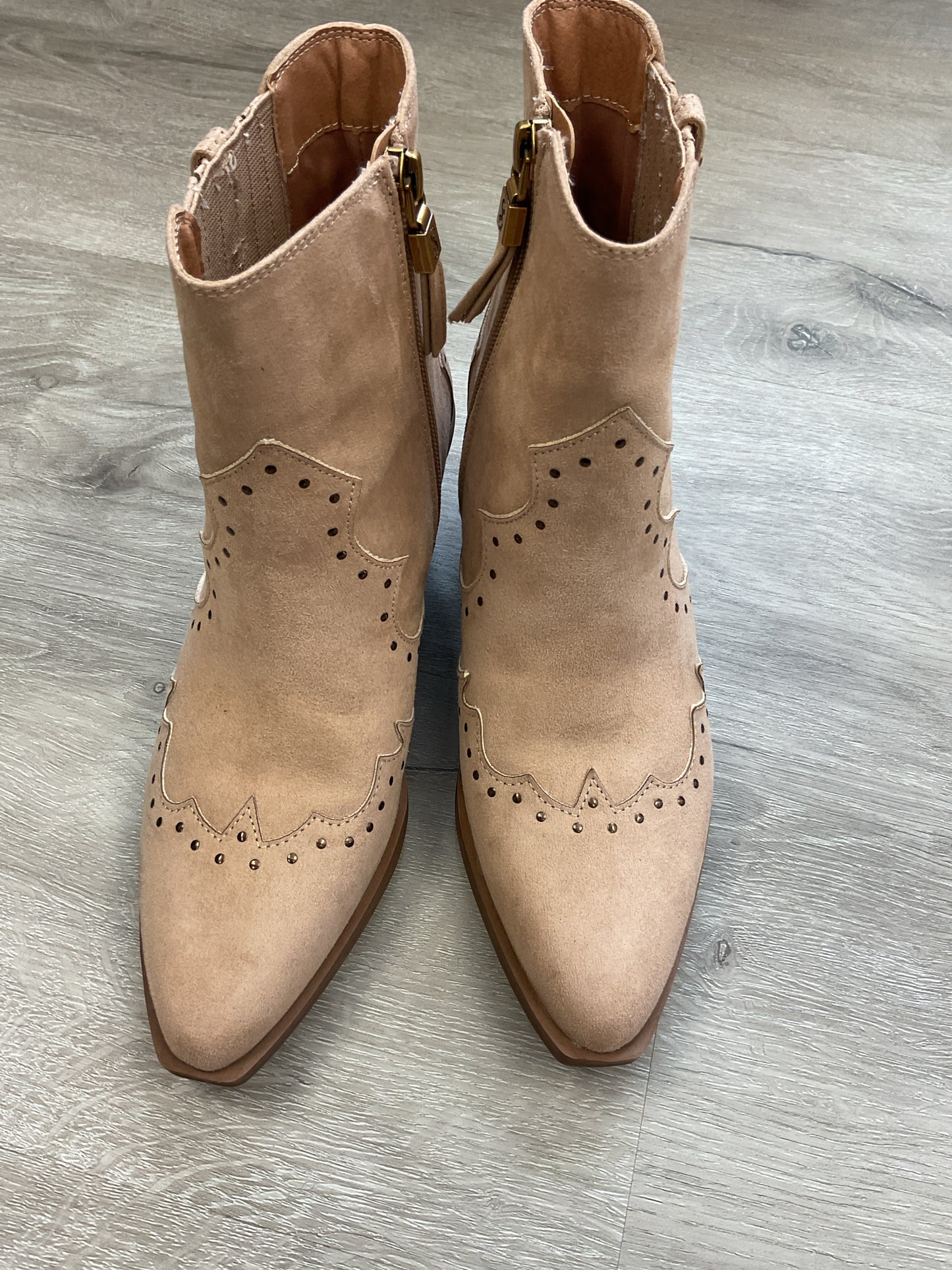 Sam & Libby 7 Tan Boots studded western boots