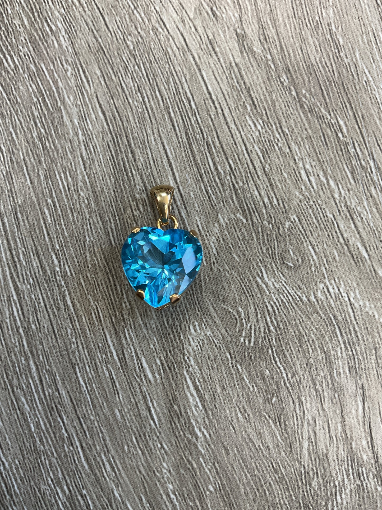 14K Pendant london blue topaz gemston heart