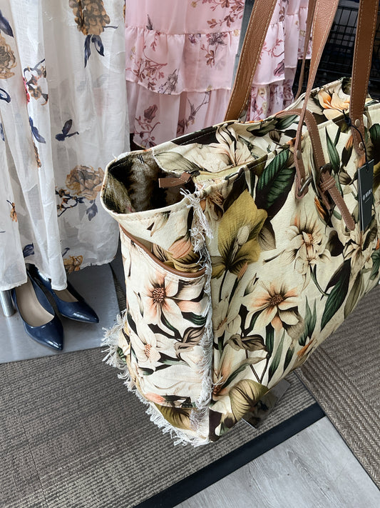 Myra Purse lOVELY FLORALS WEEKENDER COTTON PEACH GREEN & CREAM