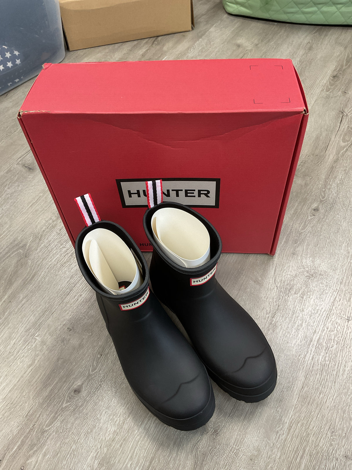 Hunter 6 Black Boots New in boc short