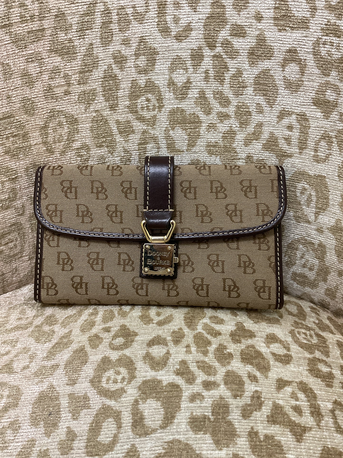 Dooney & Bourke Purse mini bucket vintage bag with matching DB wallet