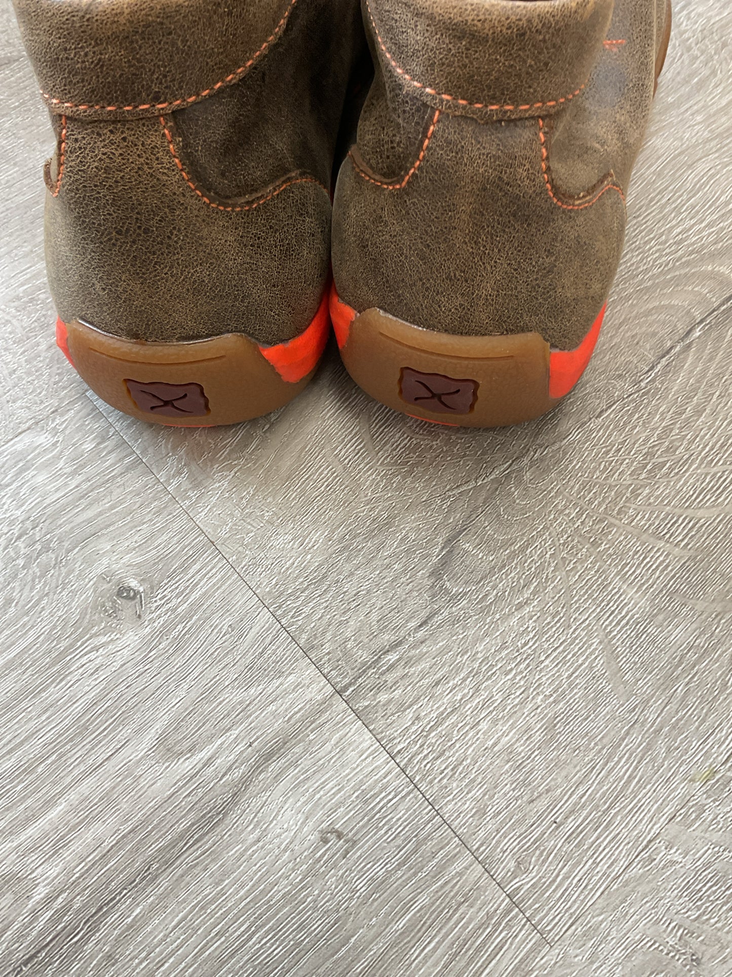 Twisted X 8.5 Brown shoes men's 5.5 but fit a women's 8.5 driving moc