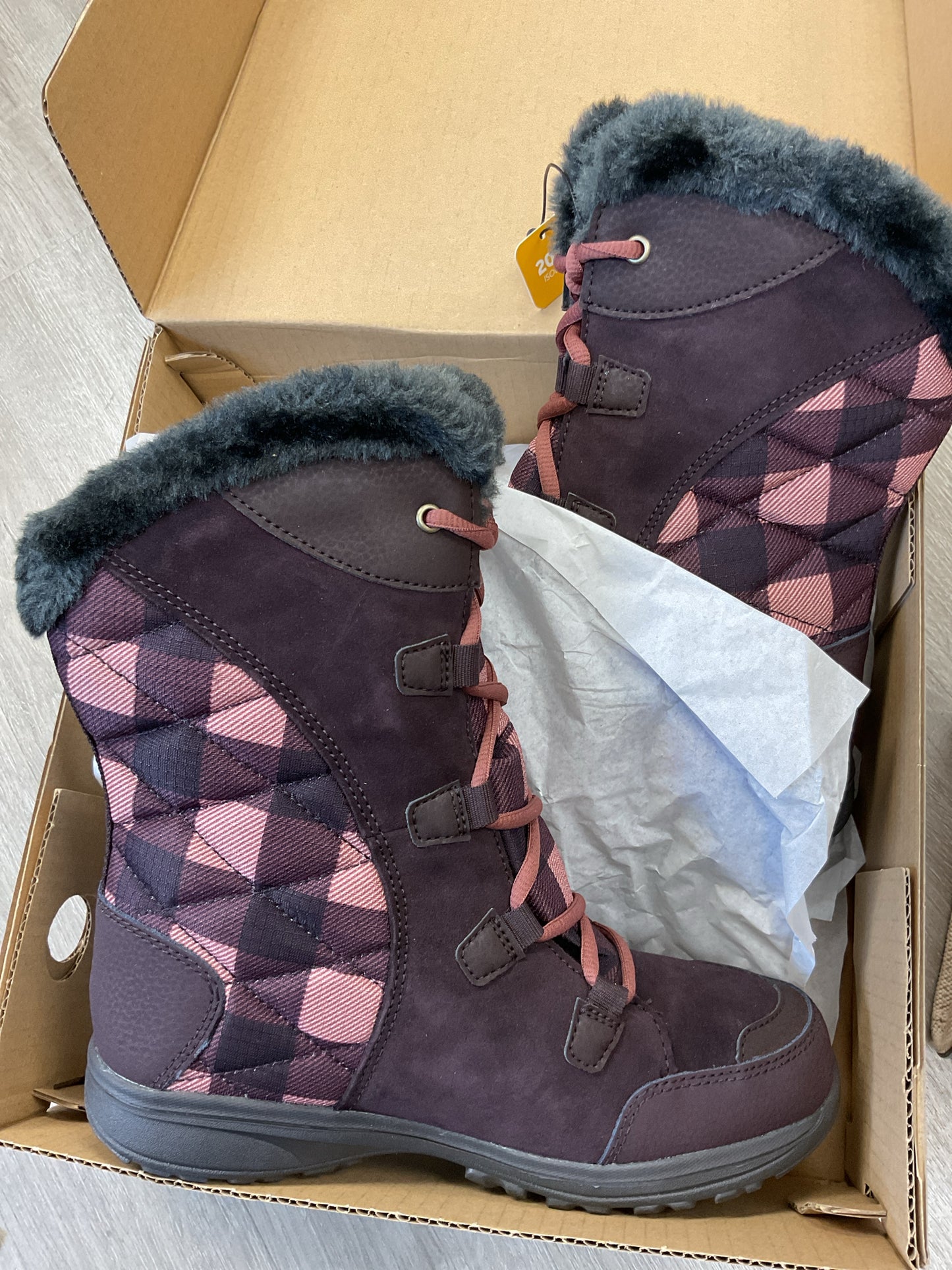 Columbia 7.5 Burgundy Boots Ice Maiden