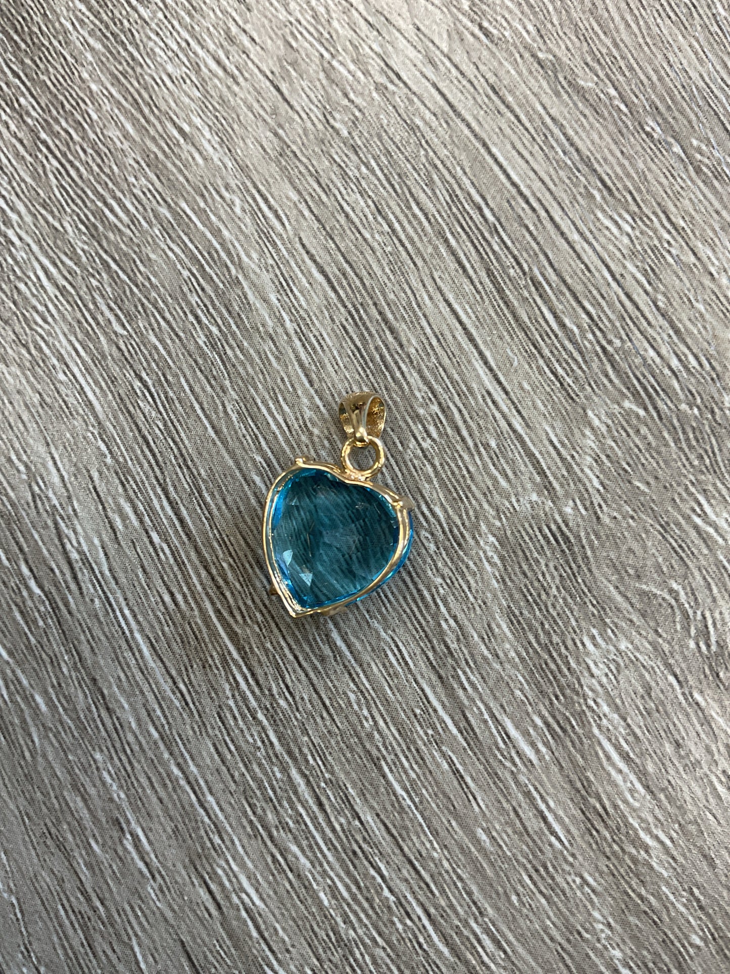 14K Pendant london blue topaz gemston heart