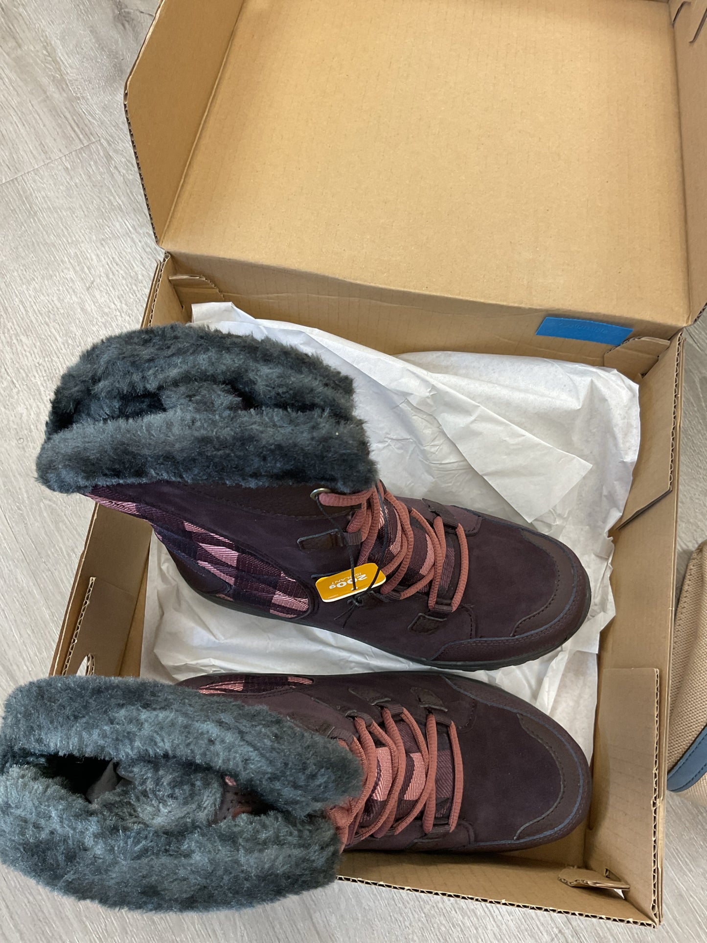 Columbia 7.5 Burgundy Boots Ice Maiden