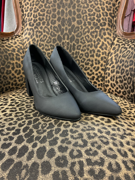 Coconut 8.5 Black Pumps