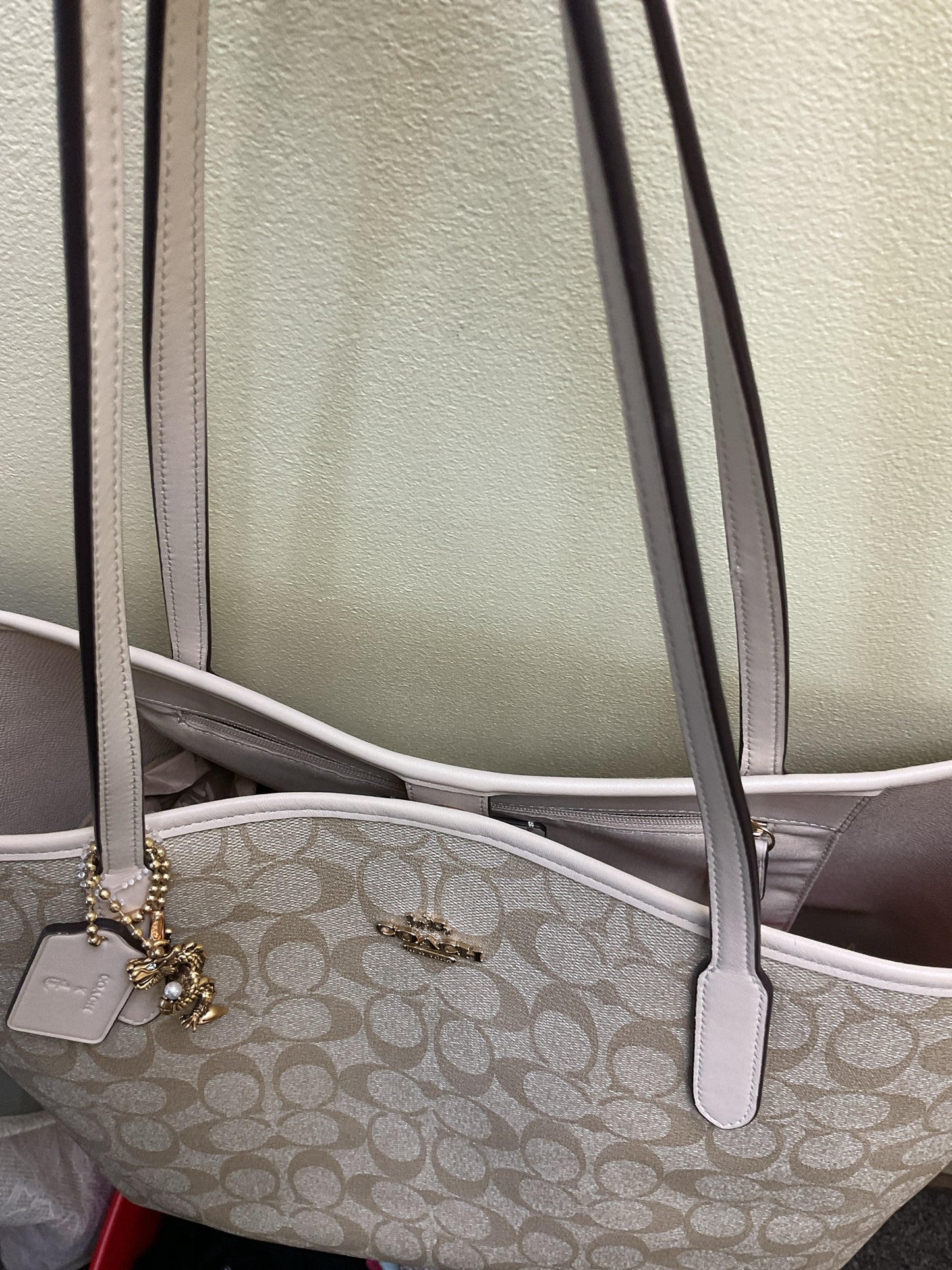 Purse CQ188 city tote beige signiture NWOT with dragon charm New Year