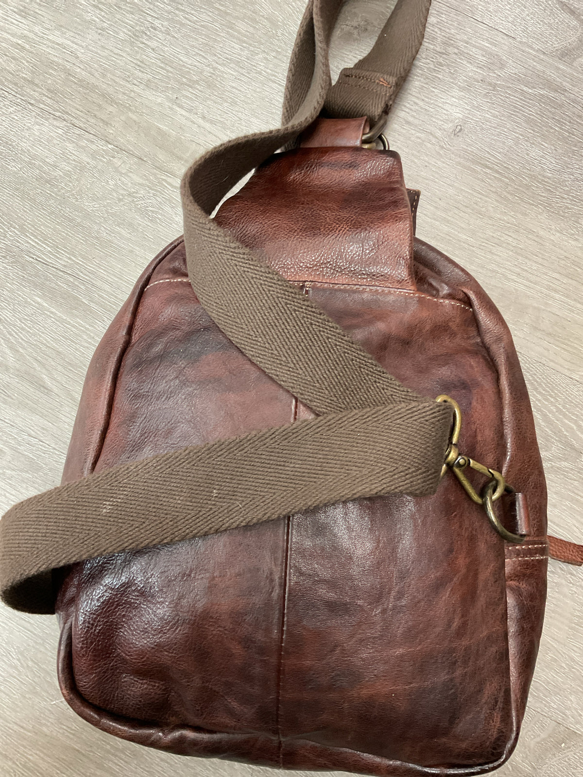 BED STU Purse dark brown sling outside pocket