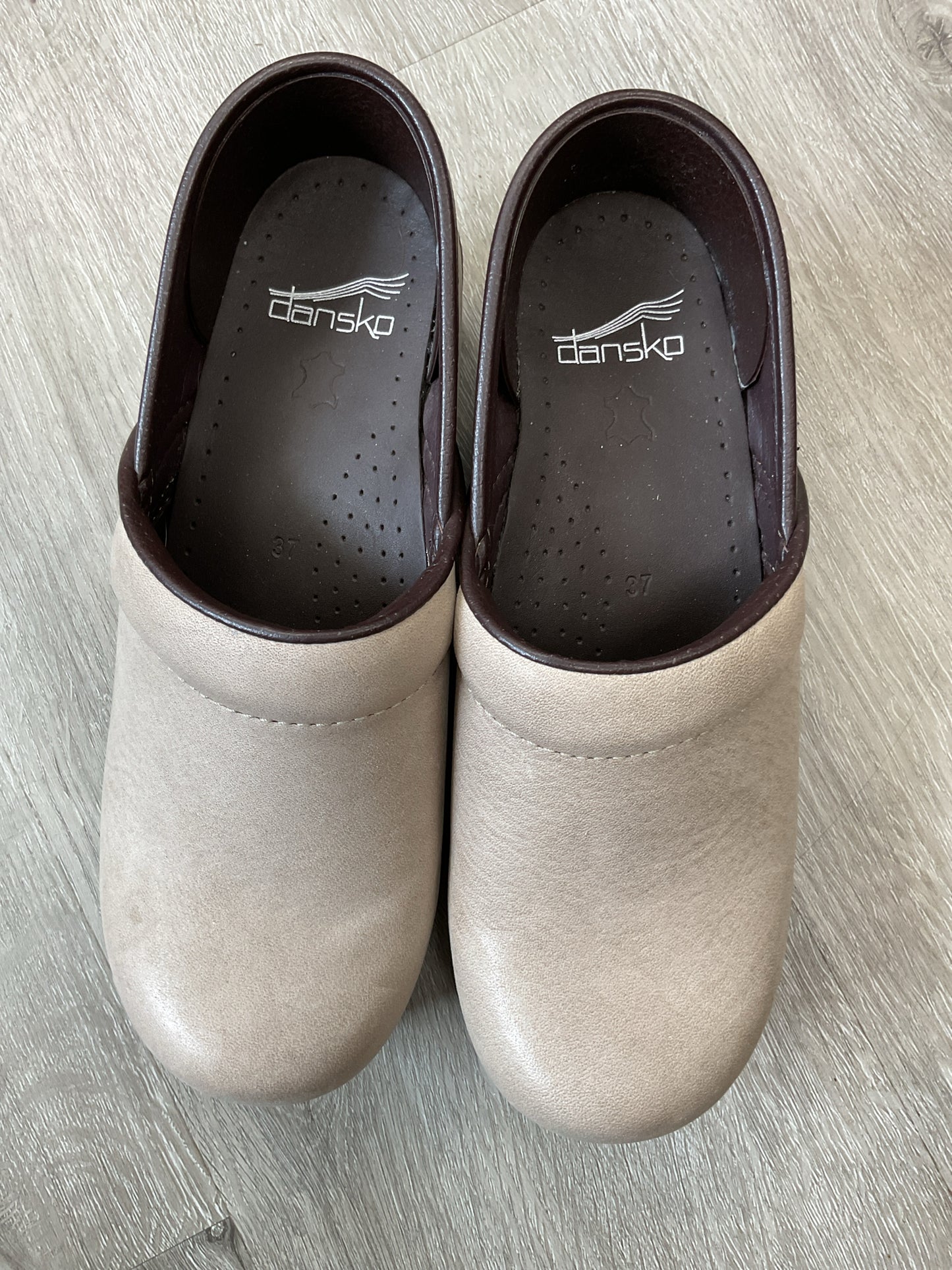 Dansko 6.5 Gray shoes worn once leather clogs