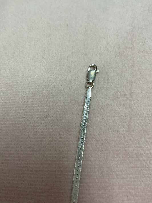 14K Necklace 5.1g herringbone white gold 18"
