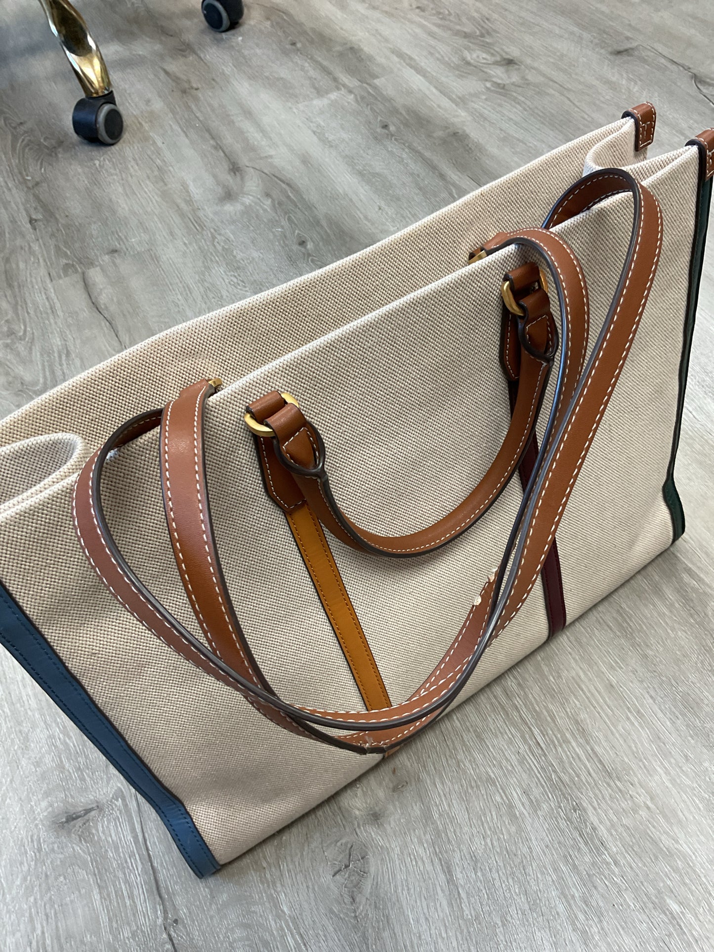 Tory Burch Purse Blake Jumbo Tote bag defect on strap