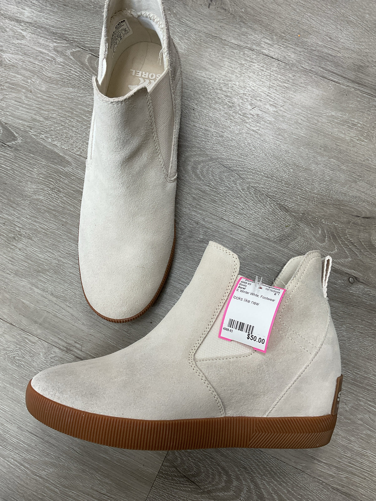 Sorel 9 Winter White Boots suede out n about slip on