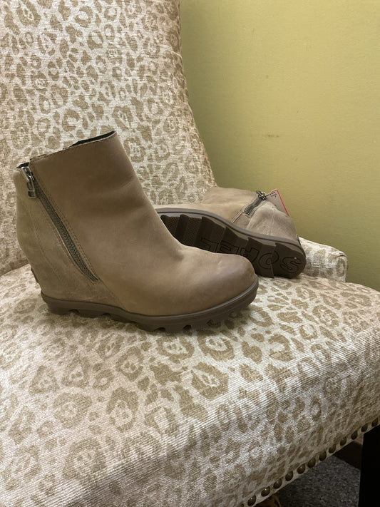 Sorel 7.5 Tan Boots