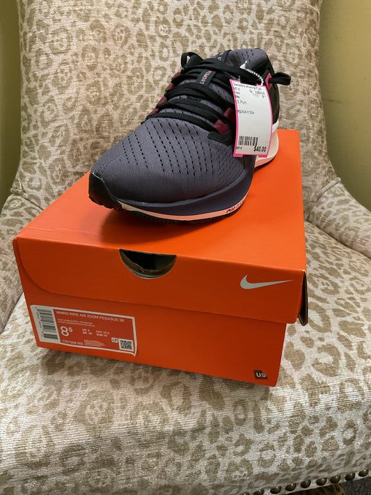 Nike 8.5 Plum shoes