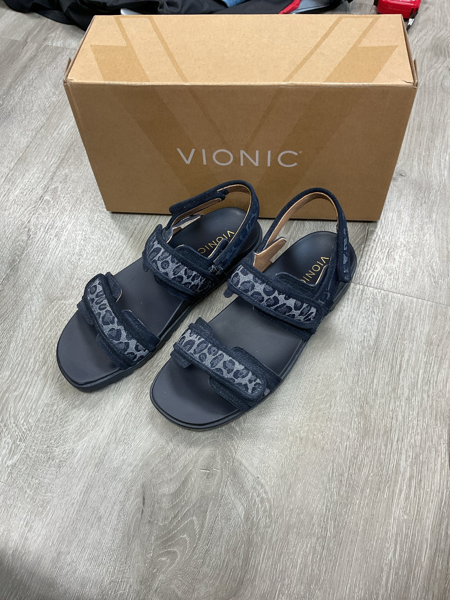 VIONIC 7.5 Denim Sandals New Cassidy ankle strap in box