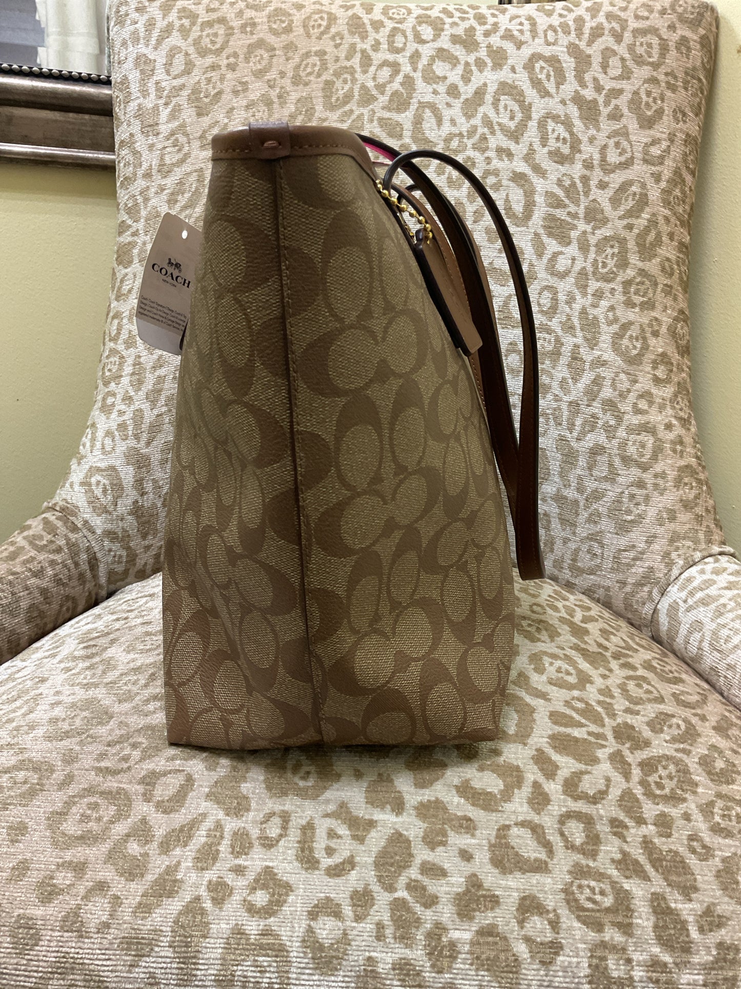 coach Purse NWT signiture city zip tote Khaki