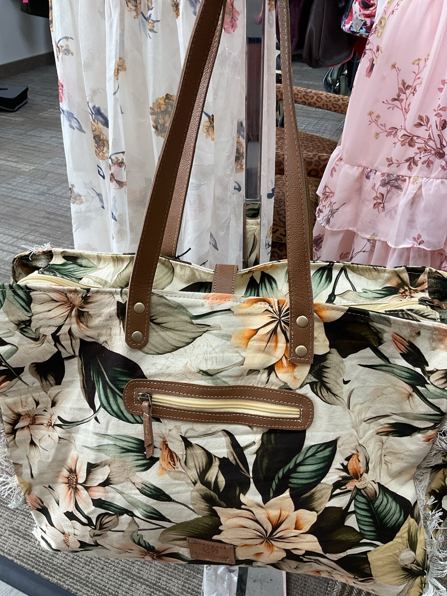 Myra Purse lOVELY FLORALS WEEKENDER COTTON PEACH GREEN & CREAM