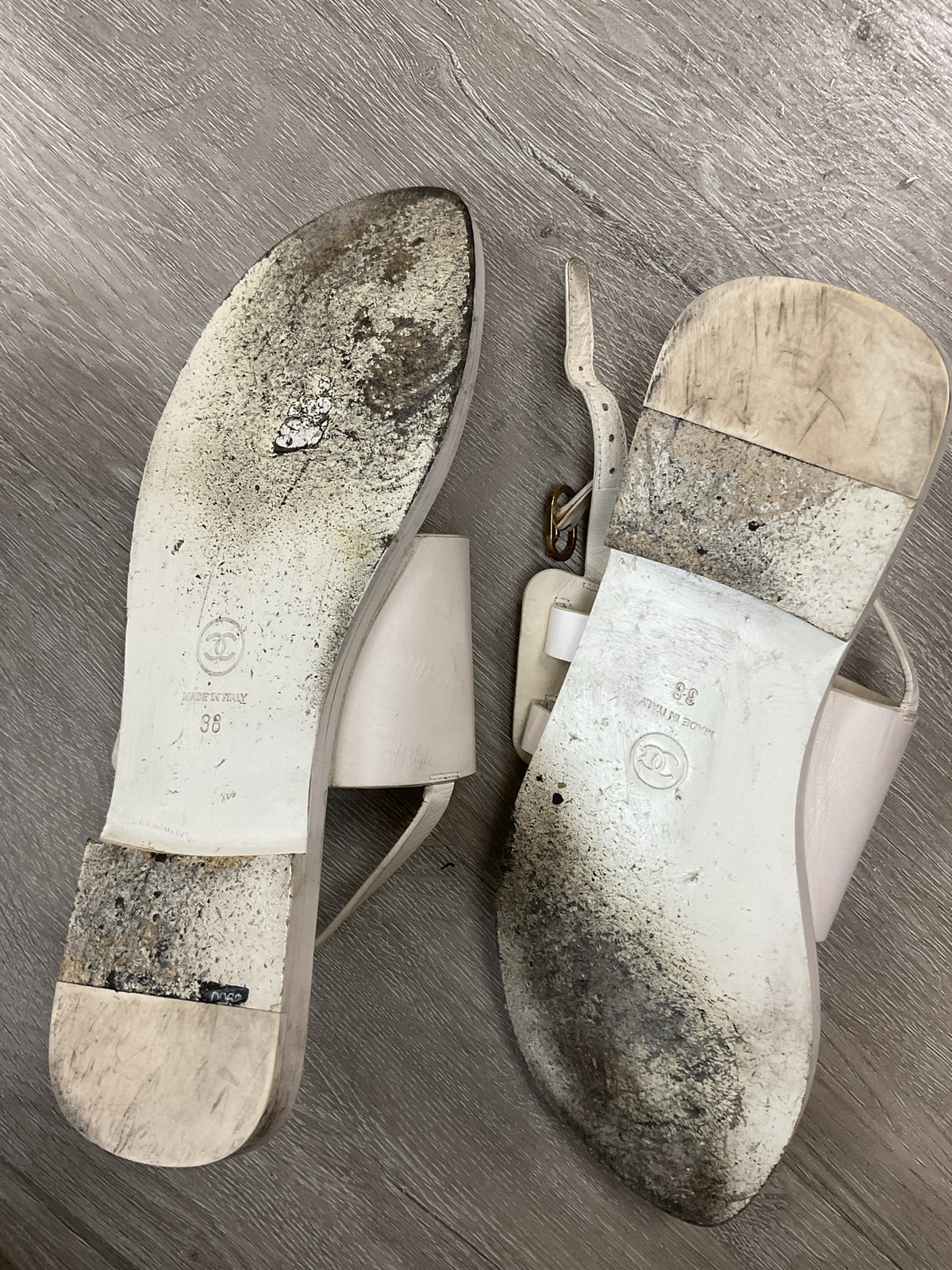 Chanel 7.5 White Sandals flat slingback gold CC logo Authentic