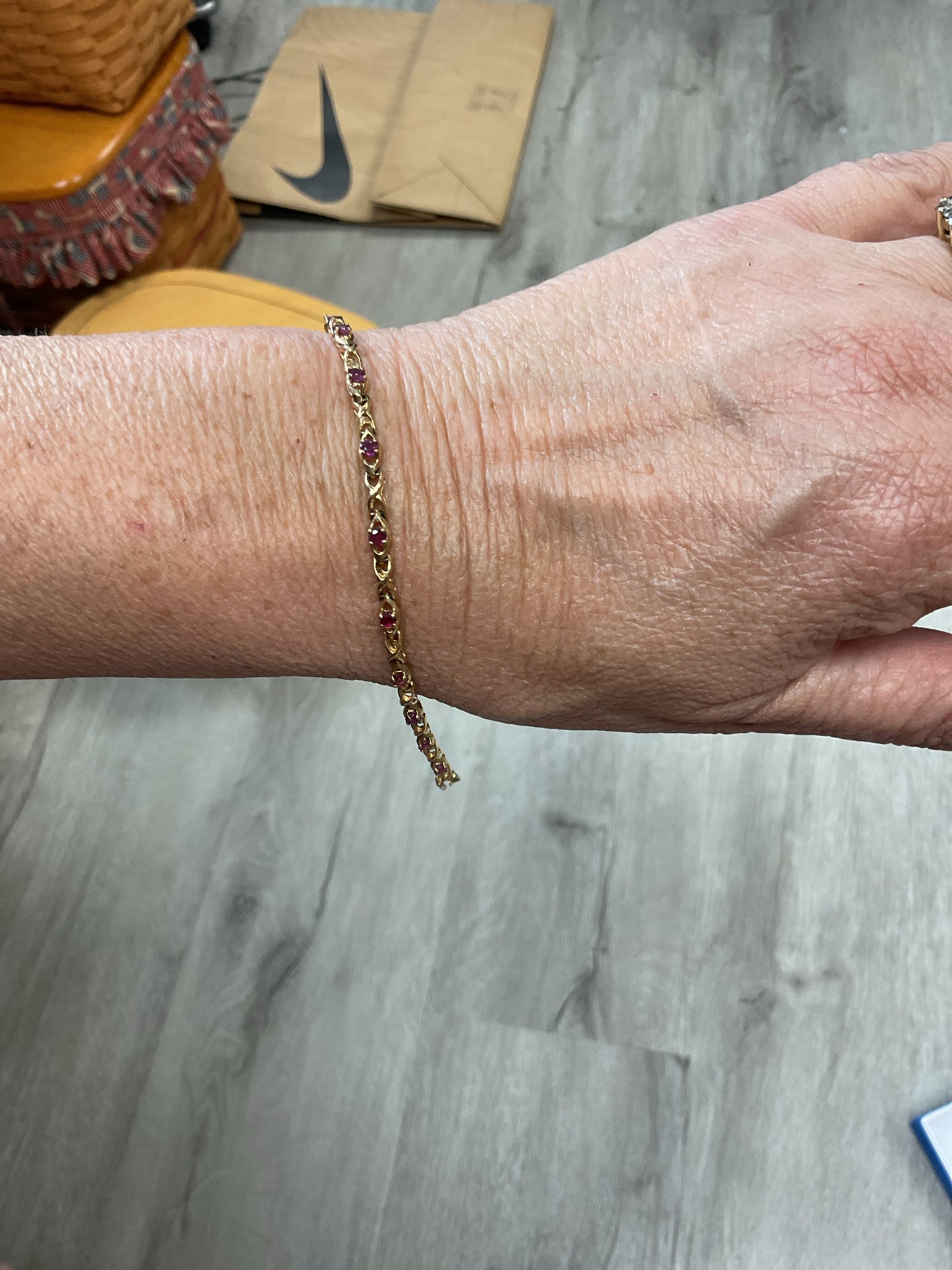 14K Bracelet ruby tennis 7"