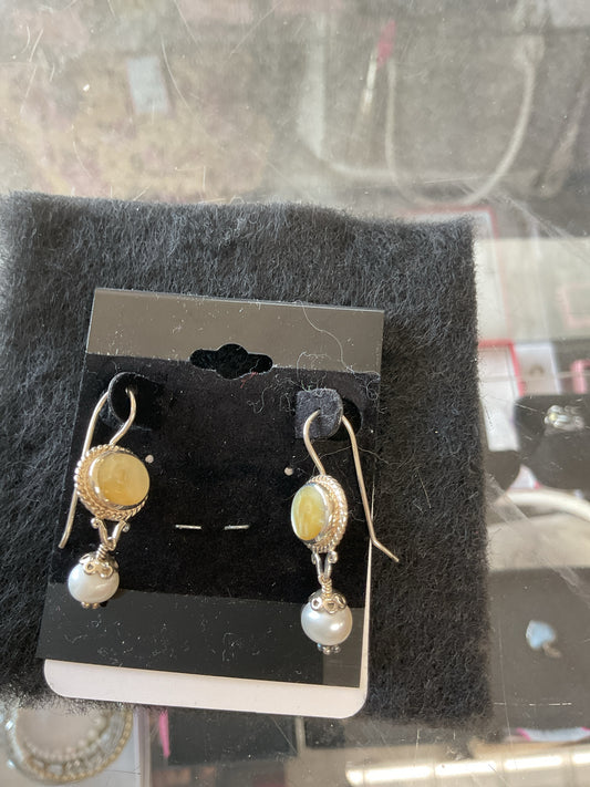 925 Sterling Earrings mother of pearl & freshwater dangle