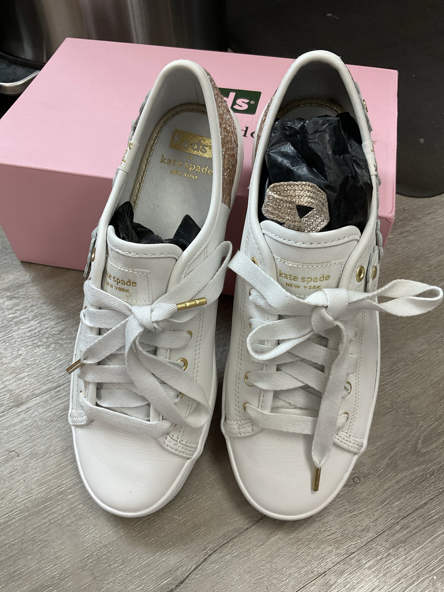 Kate Spade 7 White shoes kickstart glitter & flower sneakers