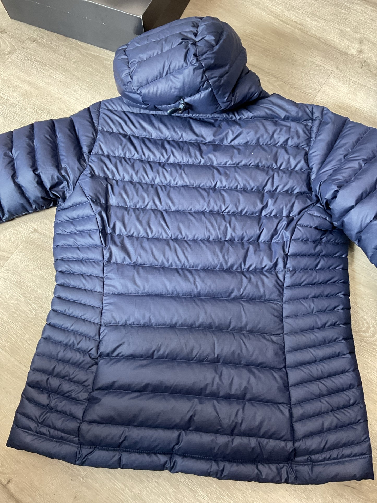 patagonia Size M Navy jacket ladies goose down