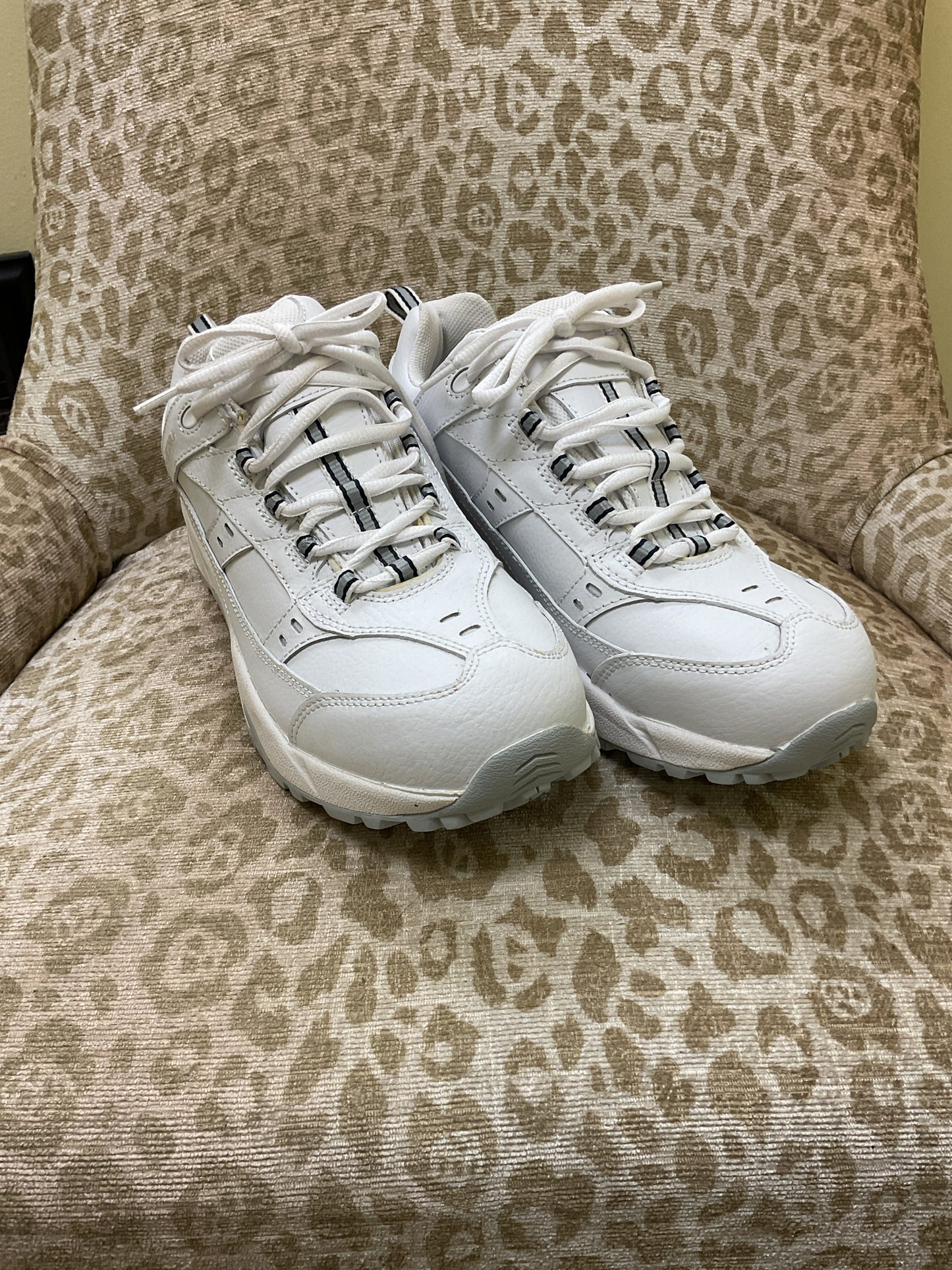 Red Wing 9 White shoes NWOB slip resistant steel toe