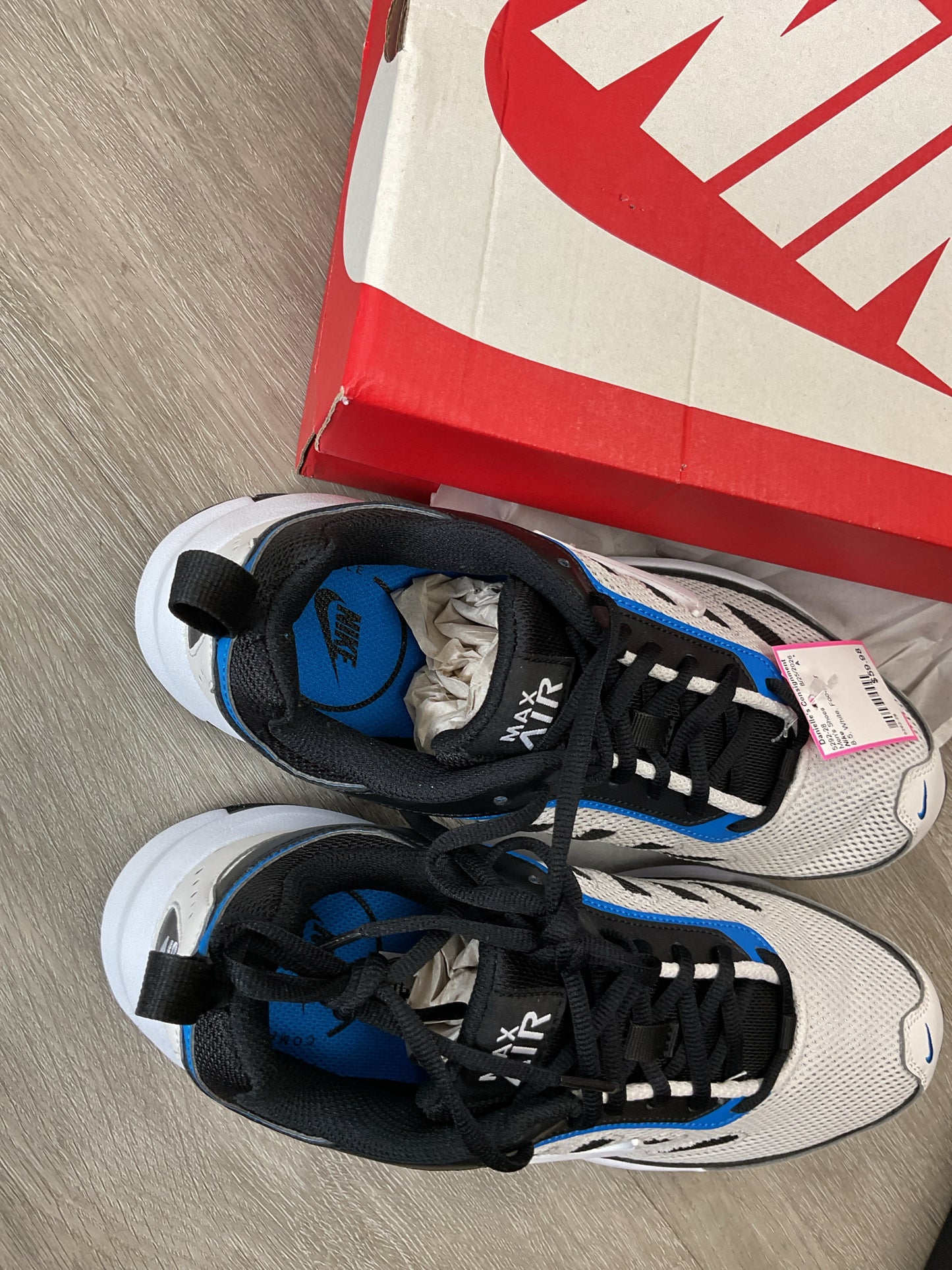 Nike 8.5 White shoes Air Max AP NEW in box MEN