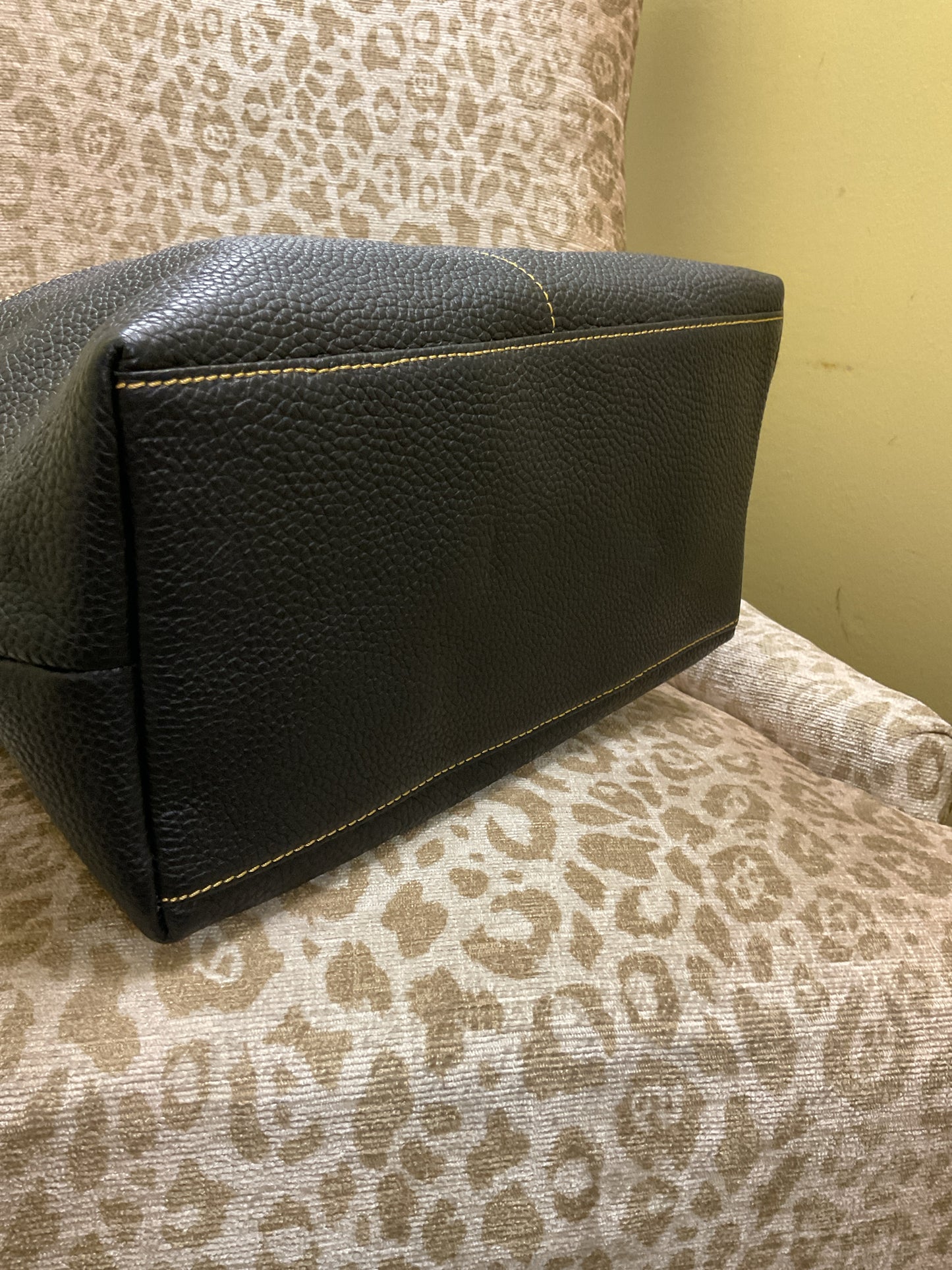 Dooney & Bourke medium pocket satchel Purse