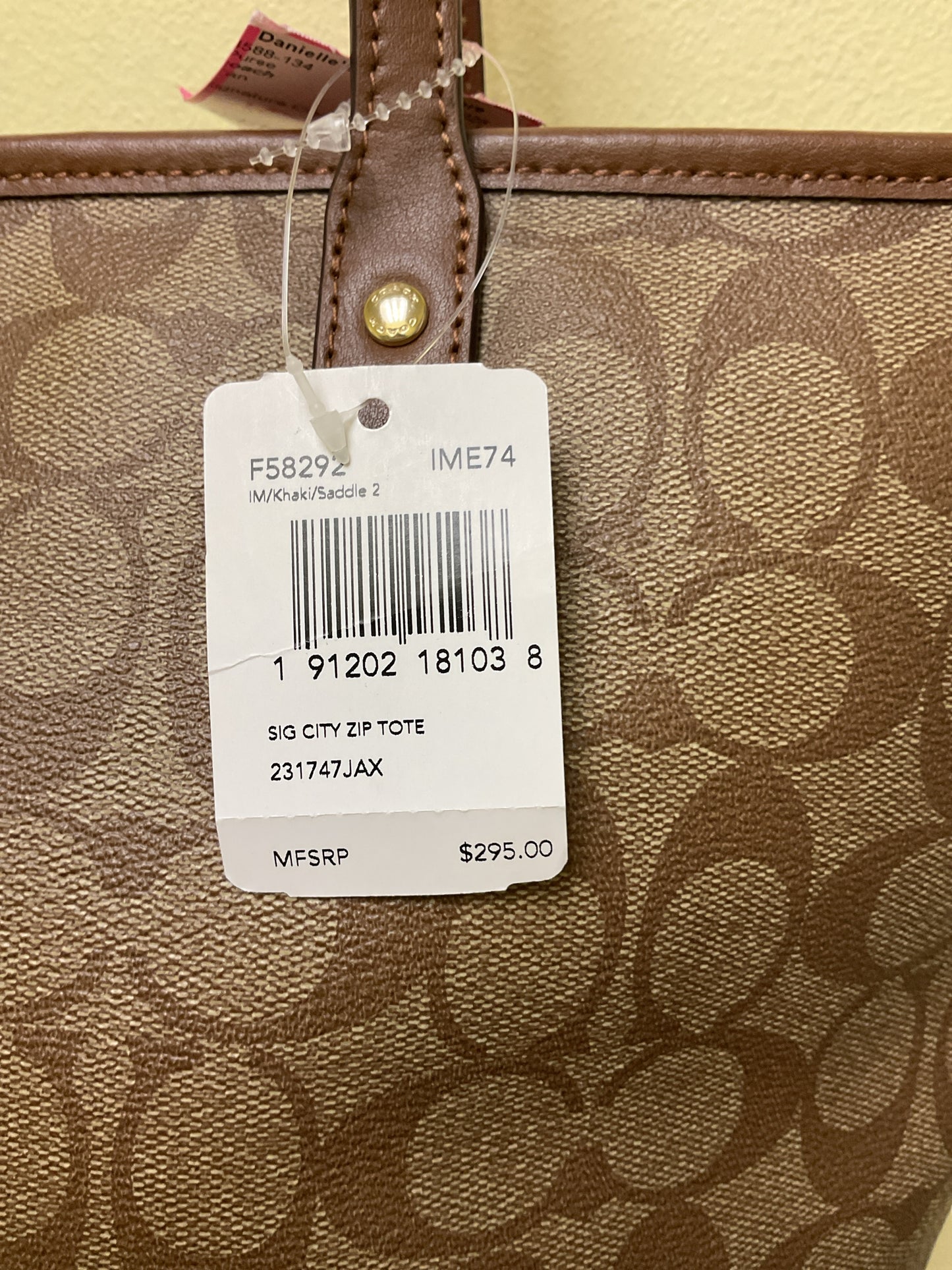 coach Purse NWT signiture city zip tote Khaki